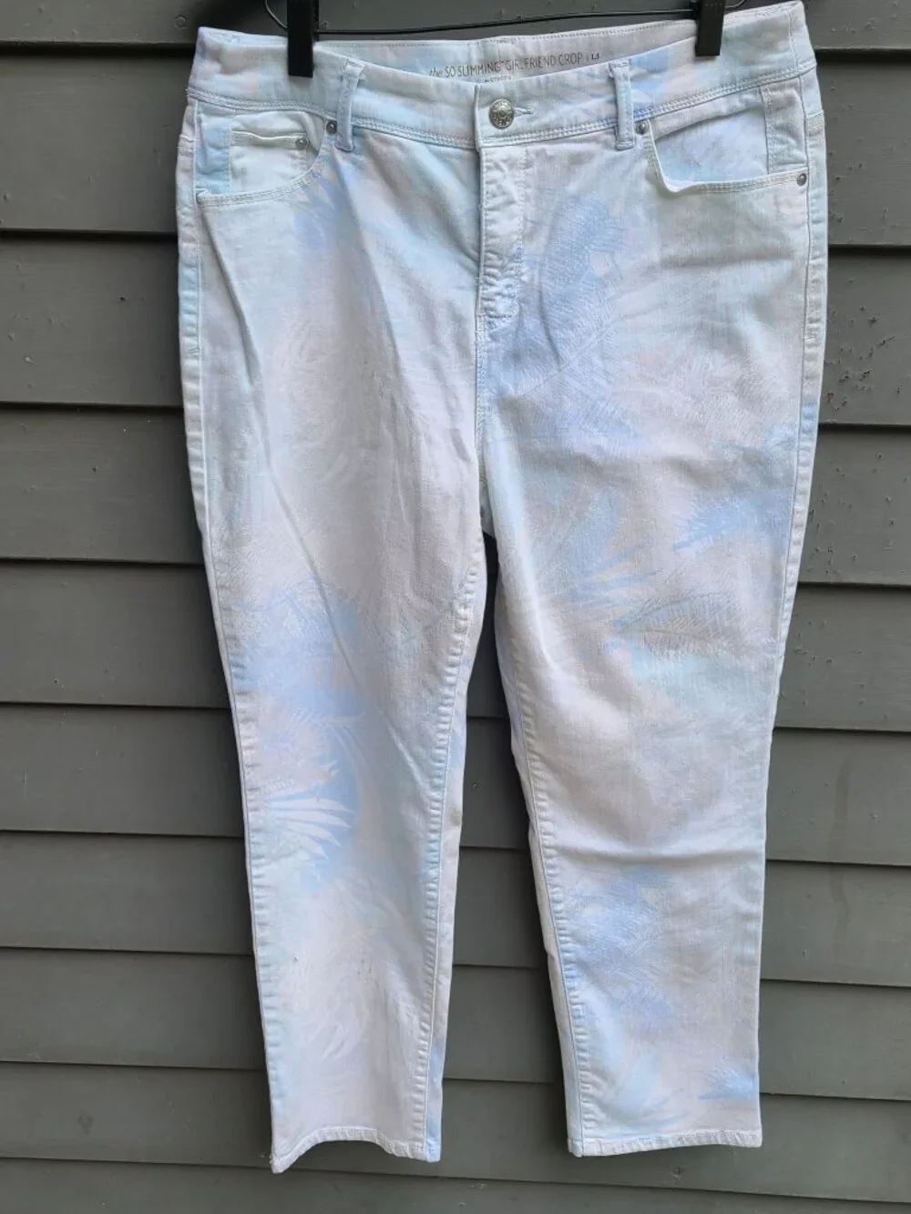 Chicos Girlfriend Crop White Blue Fern Jeans size 1.5